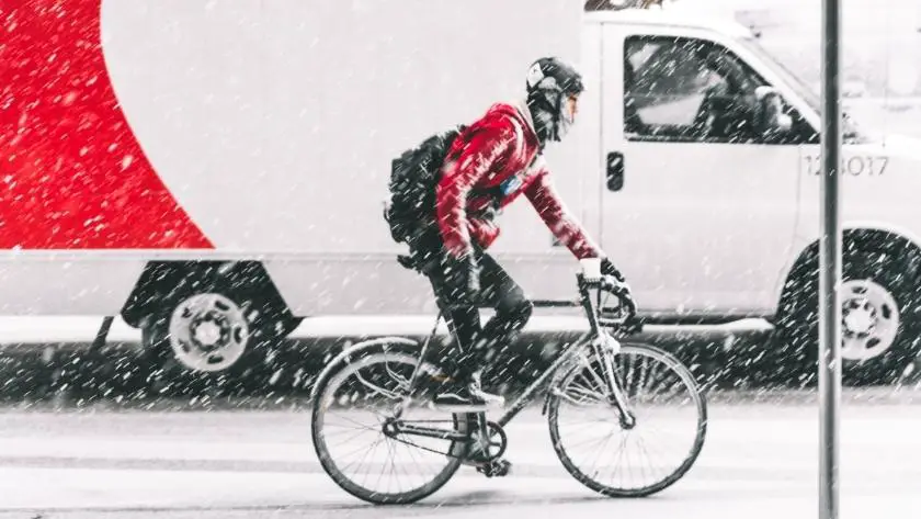 Can You Wear Cycling Overshoes With Trainers - How to keep cycling in winter_